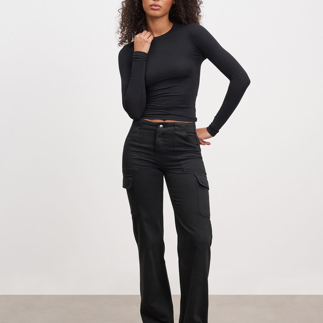 Womens Mid Rise Cargo Pant in Black