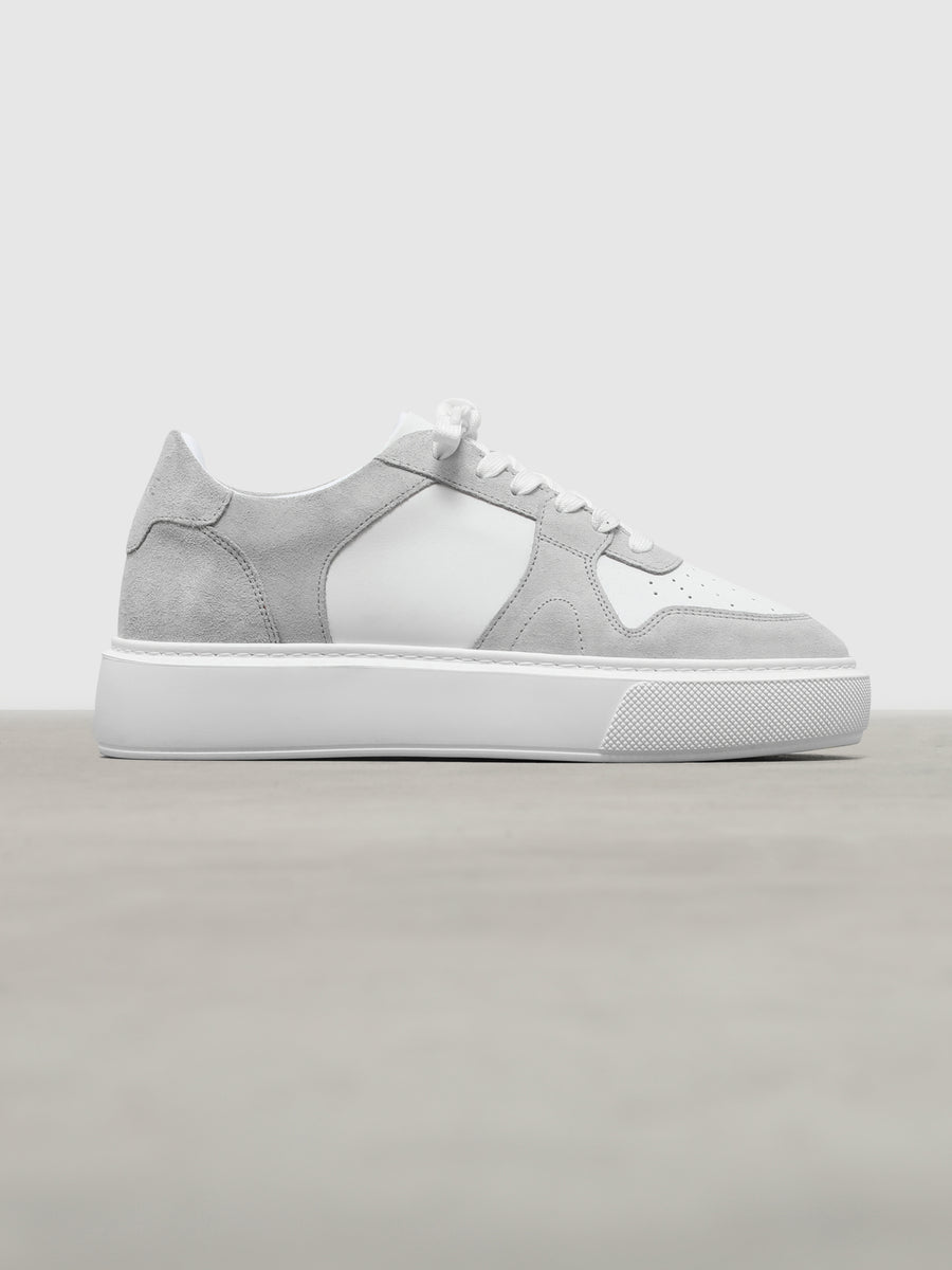 Womens Court Trainer in White Mid Grey