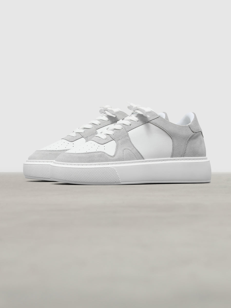 Womens Court Trainer in White Mid Grey