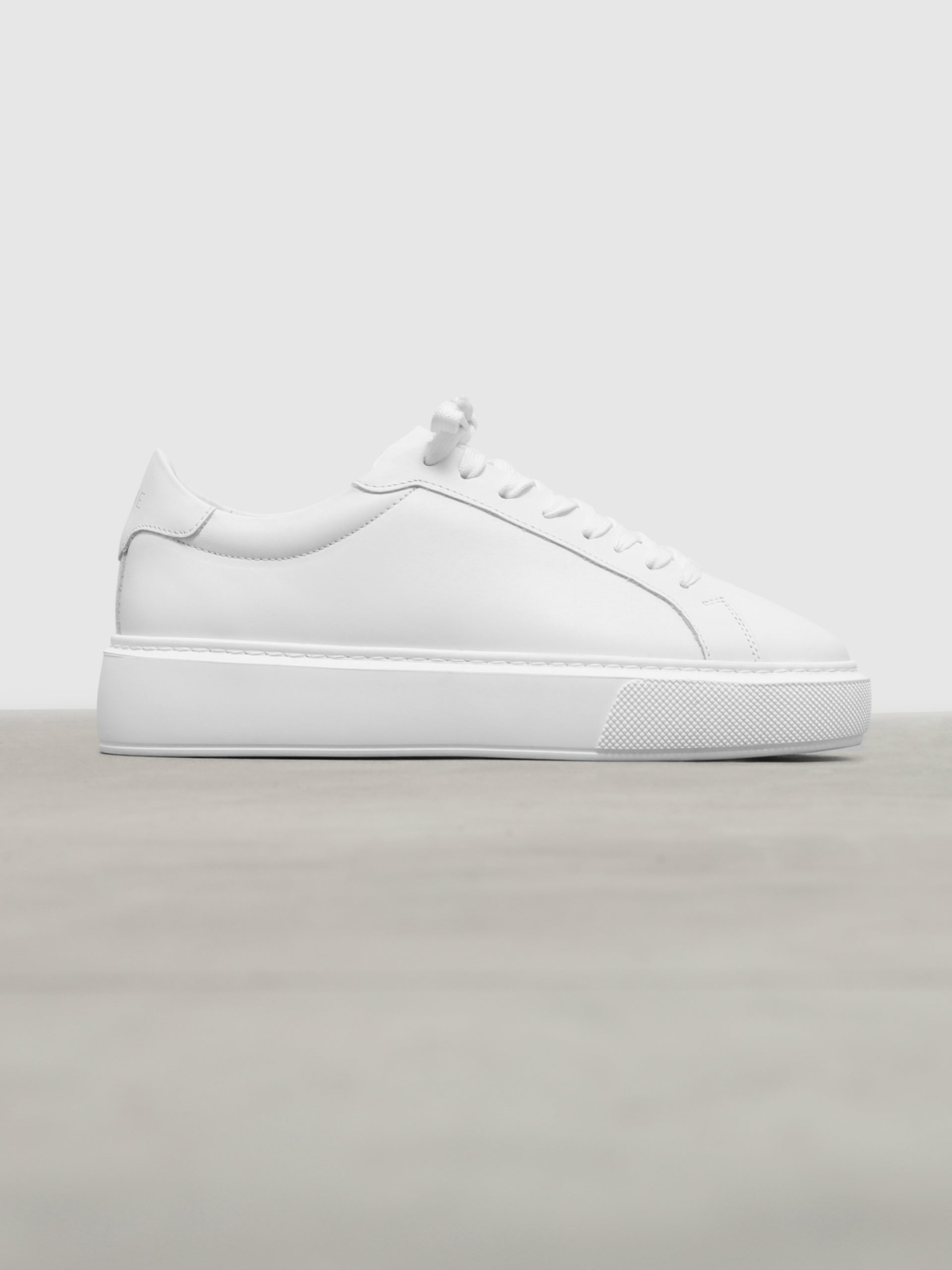 Womens Essential Leather Trainer in White