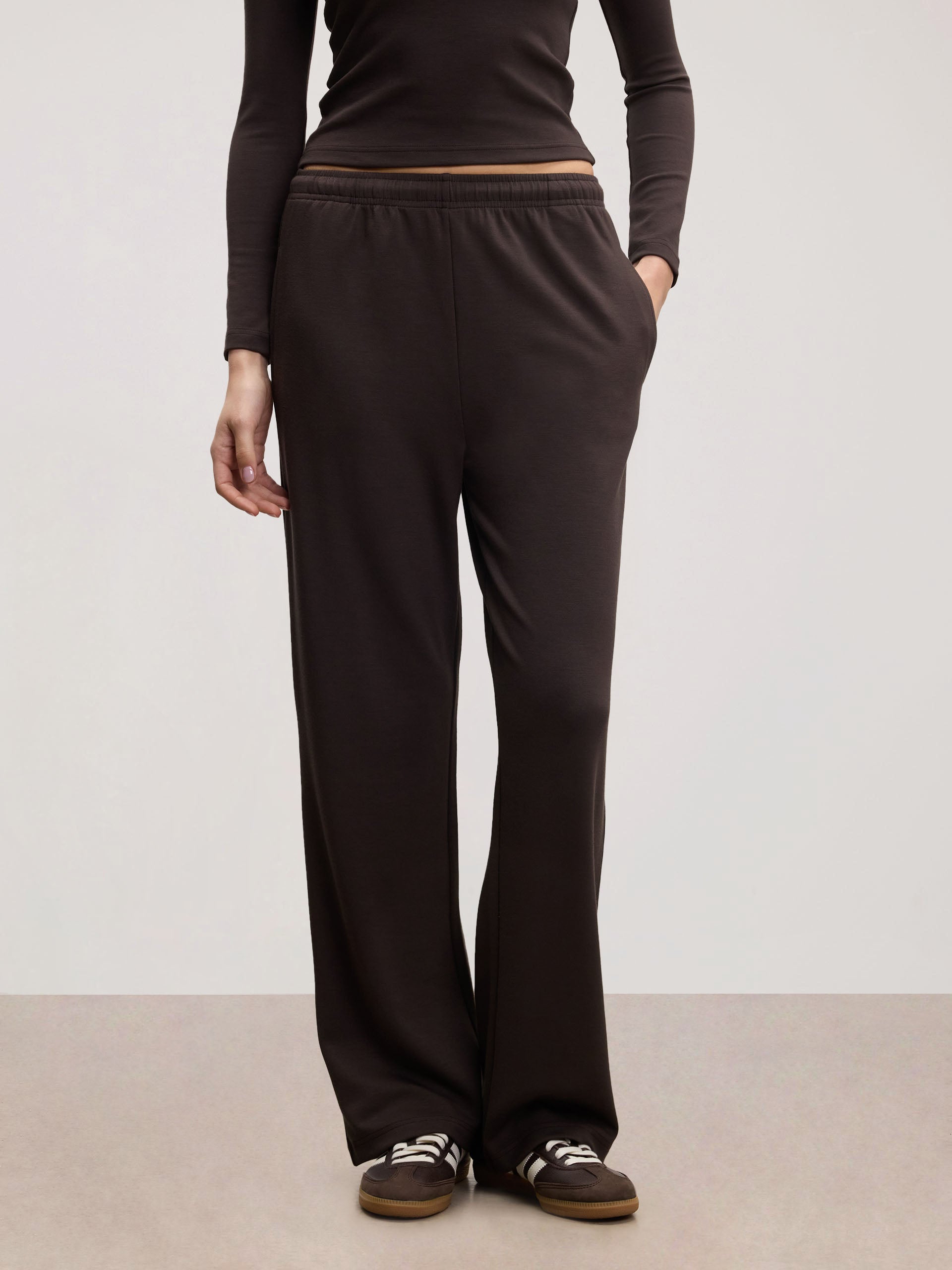 Womens Soft Interlock Jogger in Brown