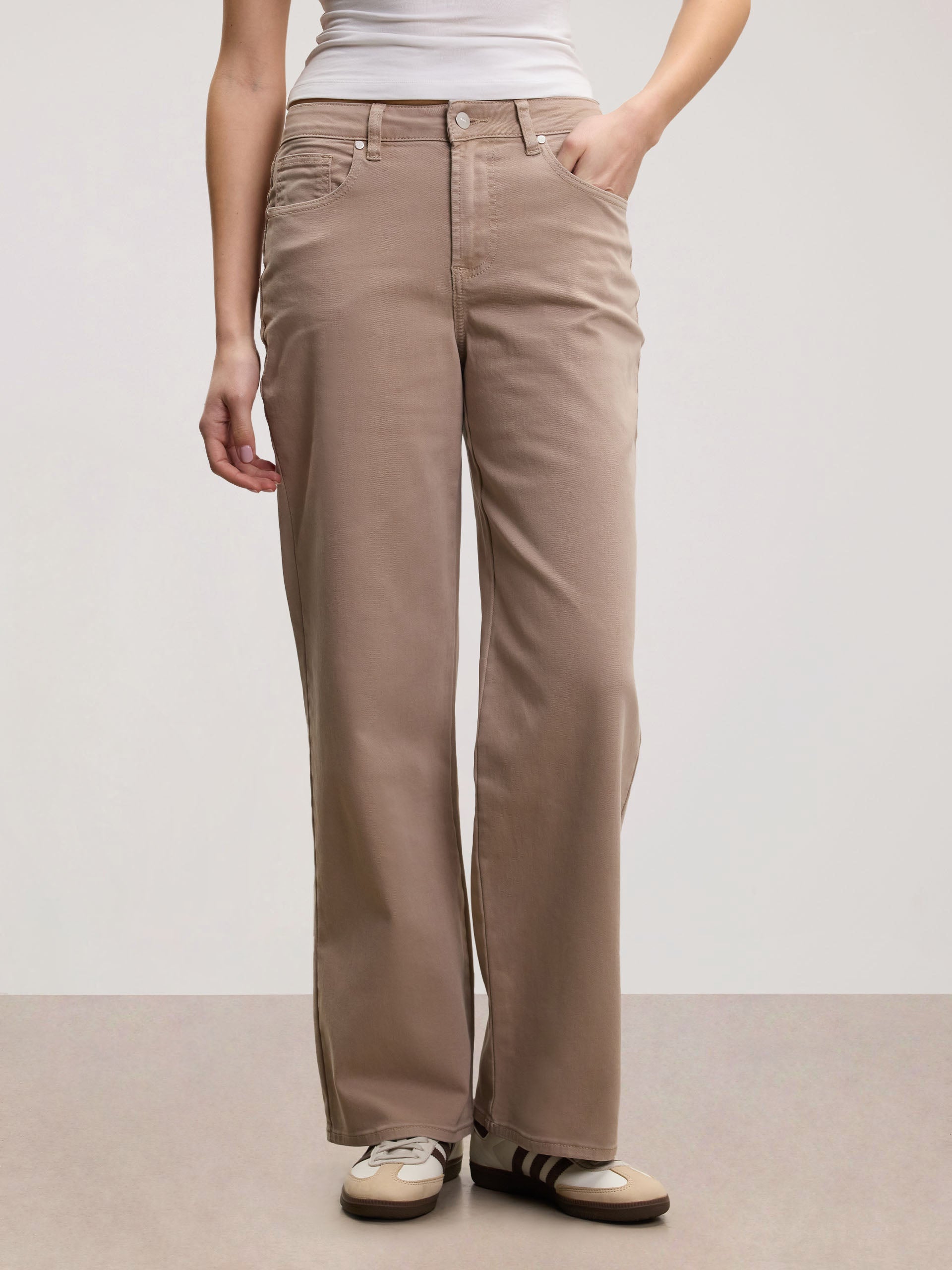 Womens Straight Leg Denim Jeans in Dark Stone