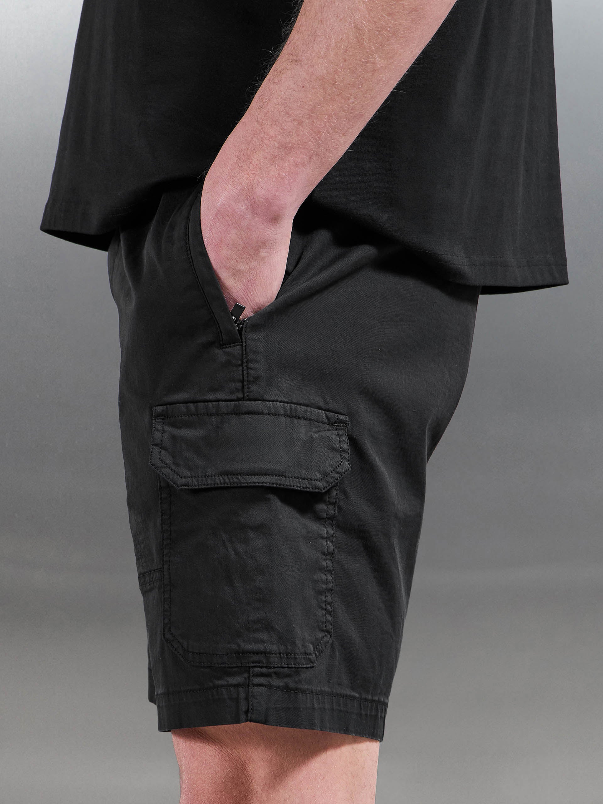 Worker Cargo Short in Black