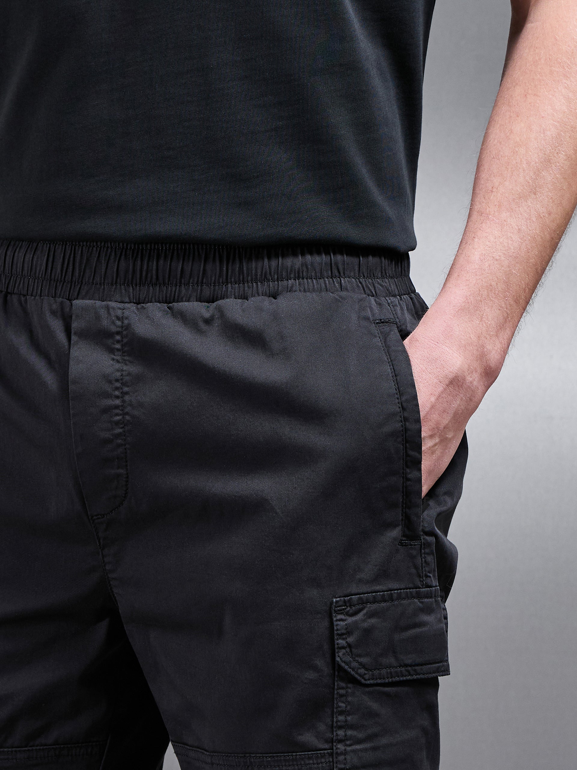 Worker Cargo Short in Black