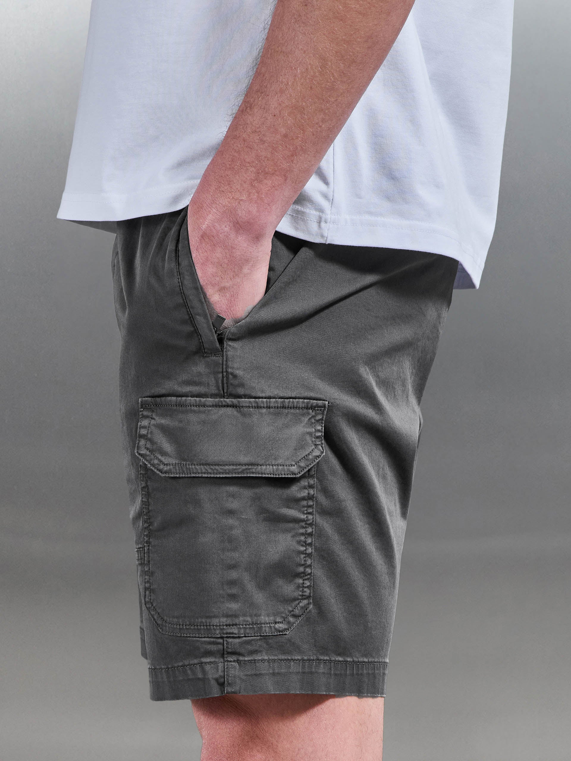 Worker Cargo Short in Grey