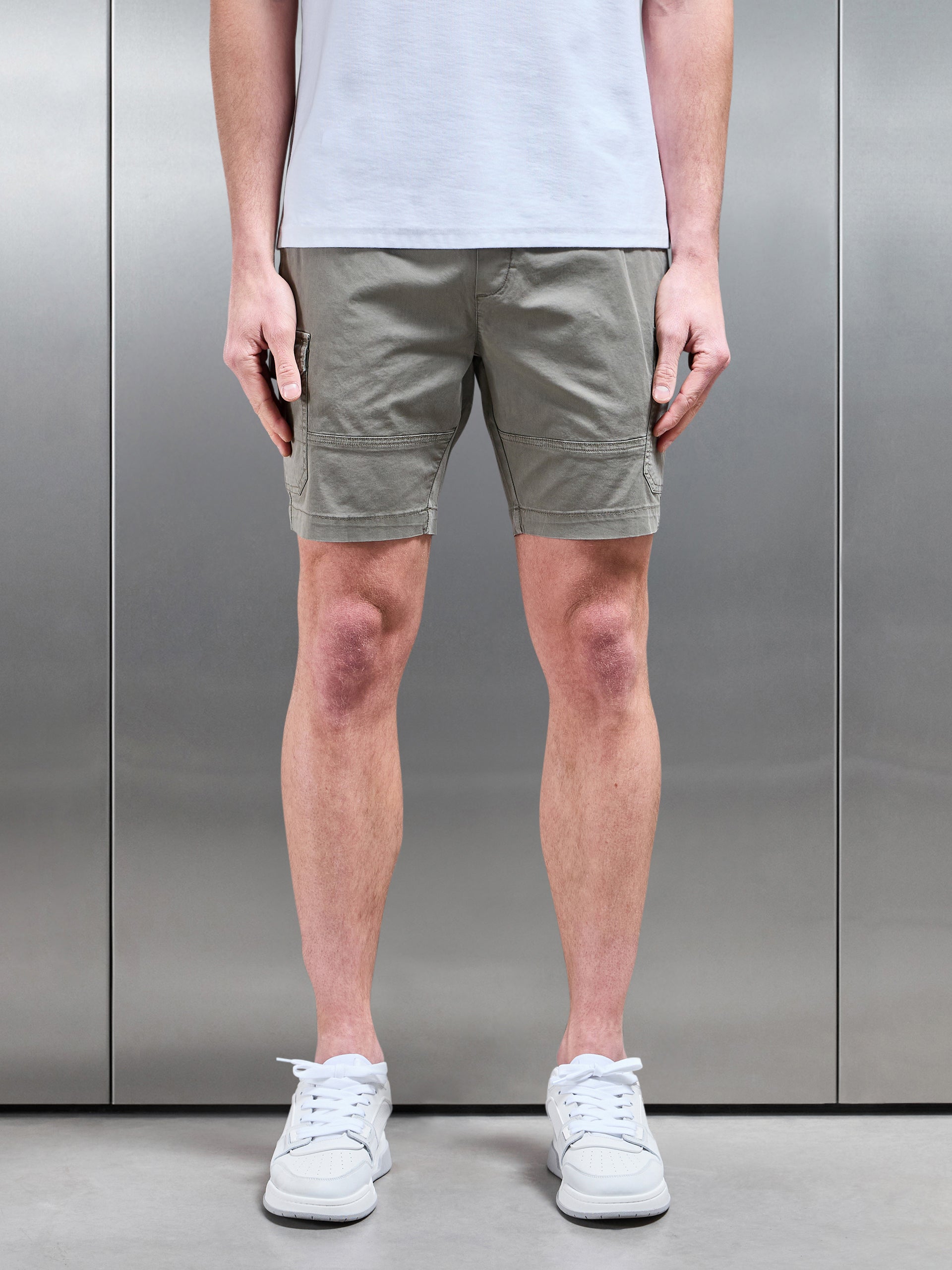 Worker Cargo Short in Olive