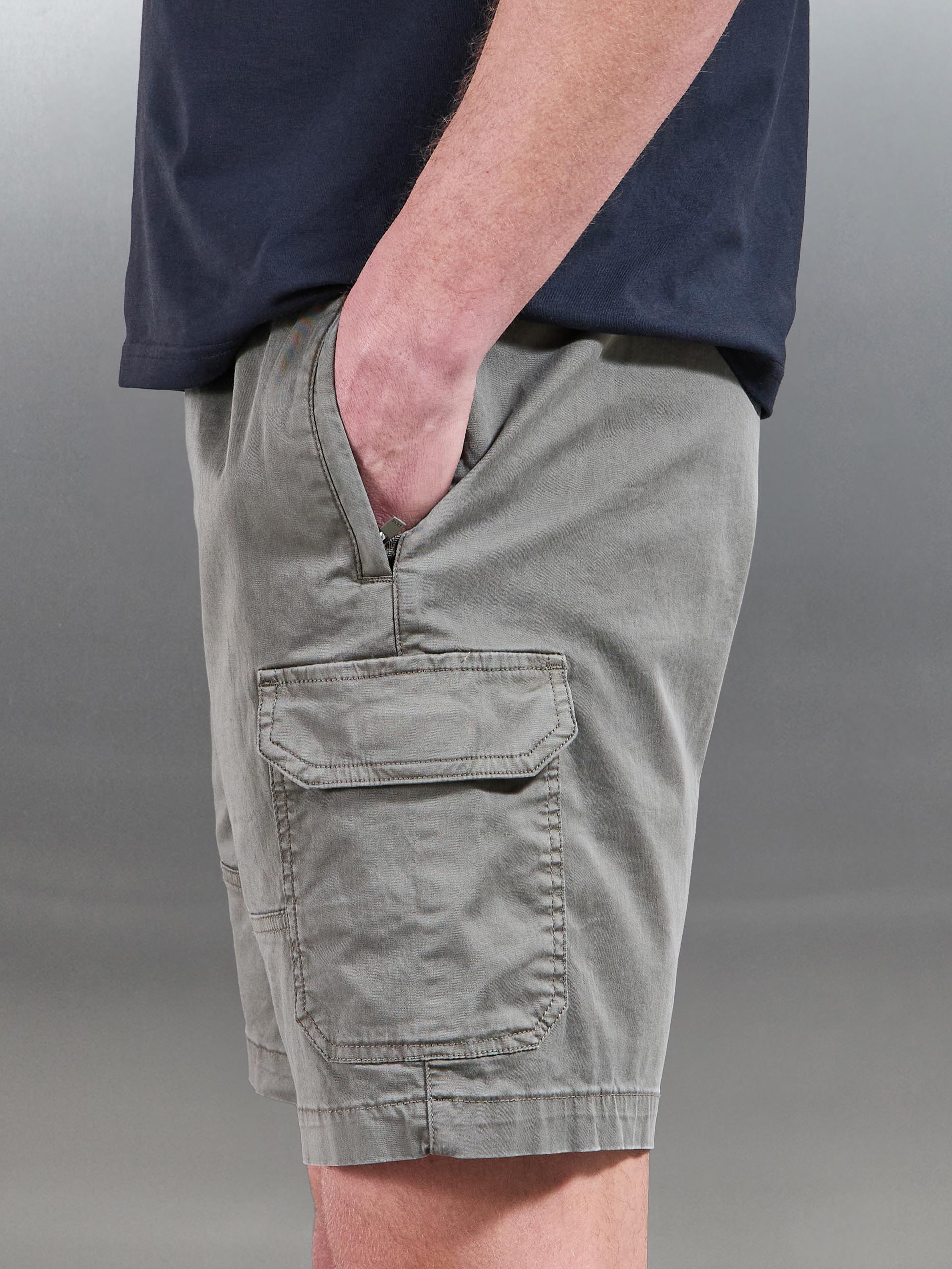 Worker Cargo Short in Olive
