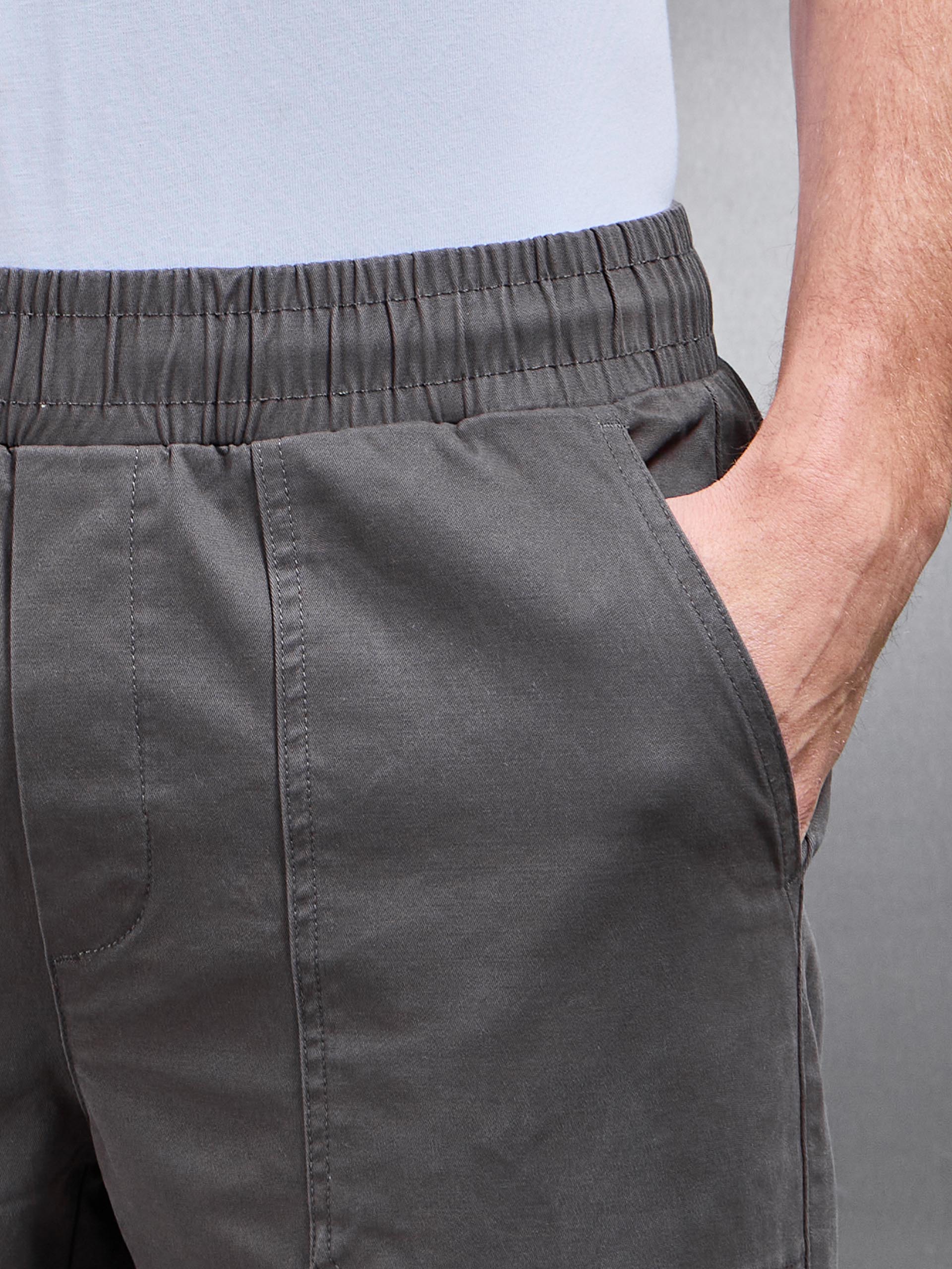 Worker Trouser in Grey