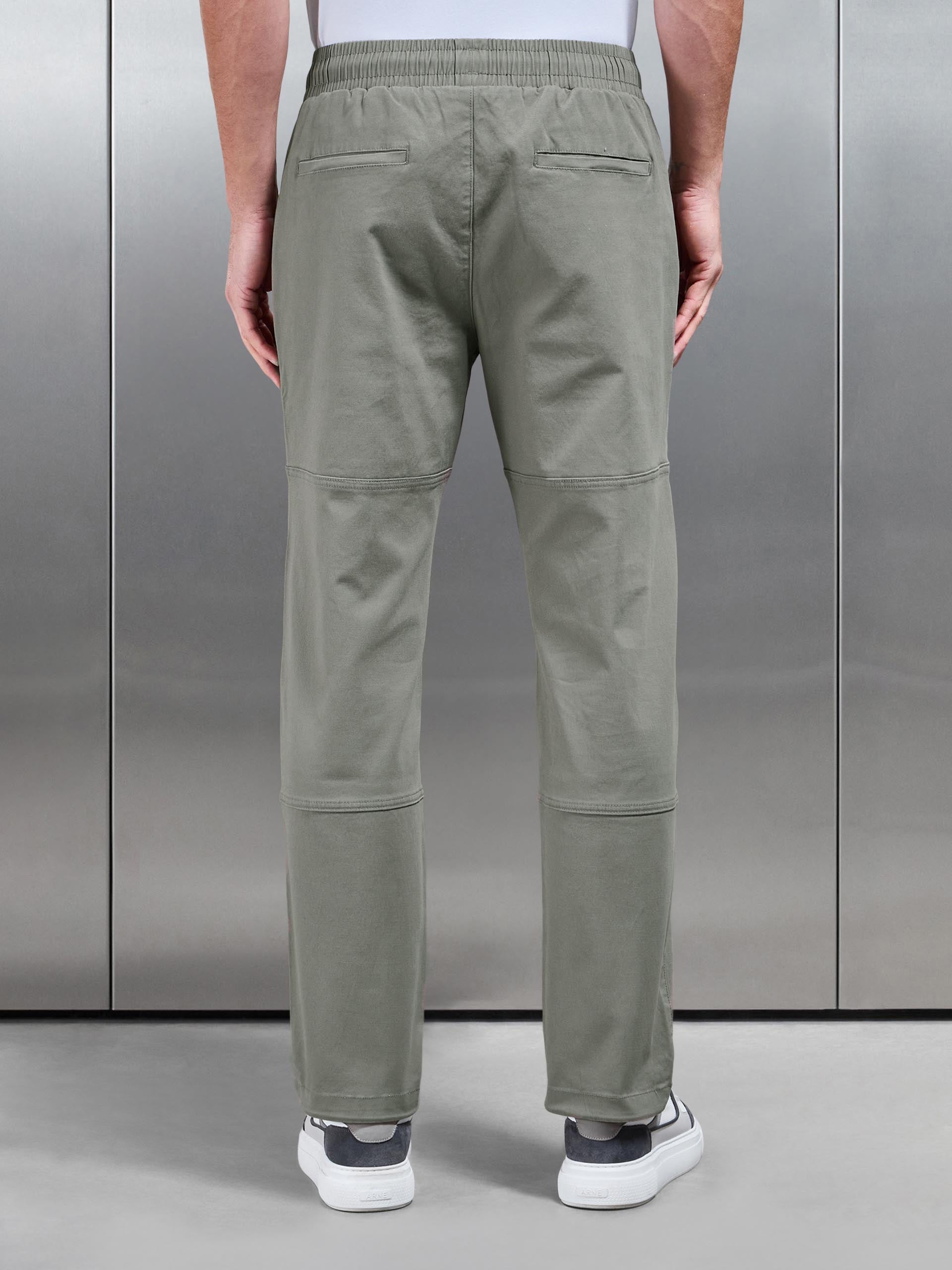 Worker Trouser in Olive