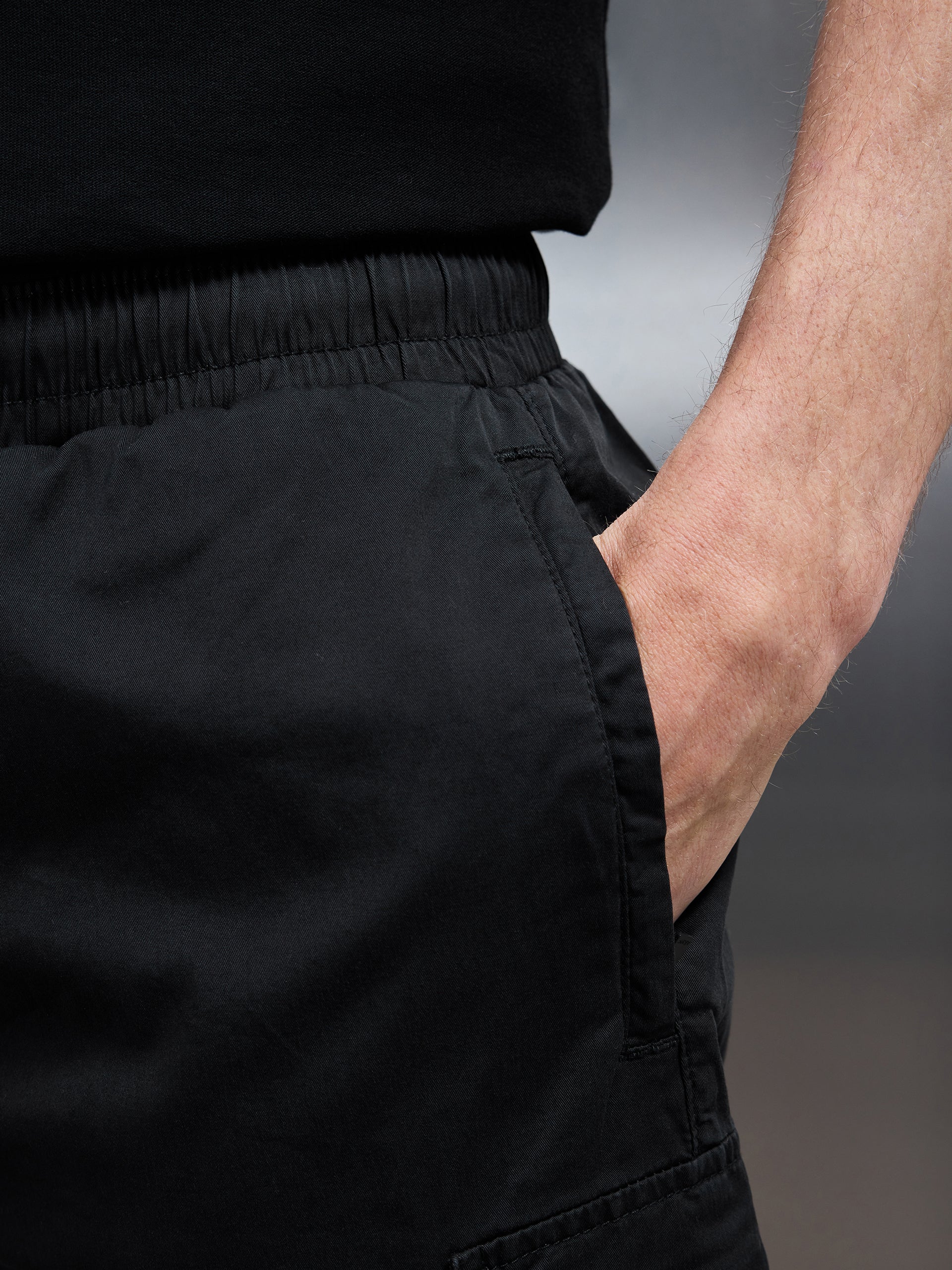 Worker Cargo Short in Black