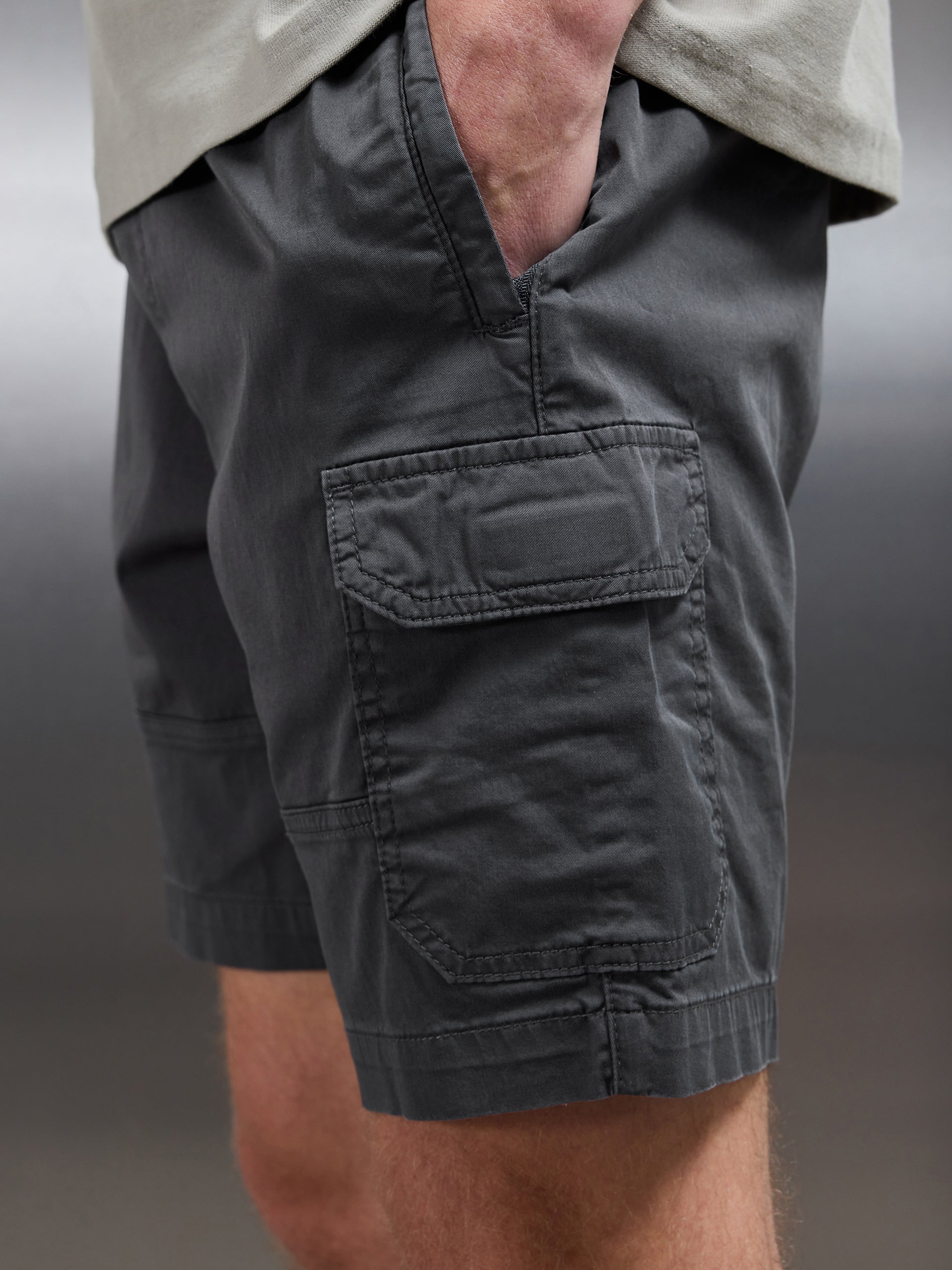 Worker Cargo Short in Grey