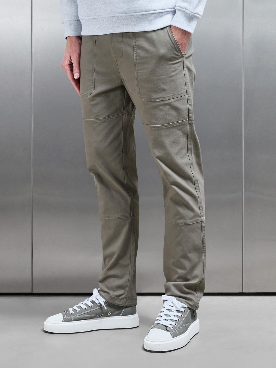Worker Trouser in Olive