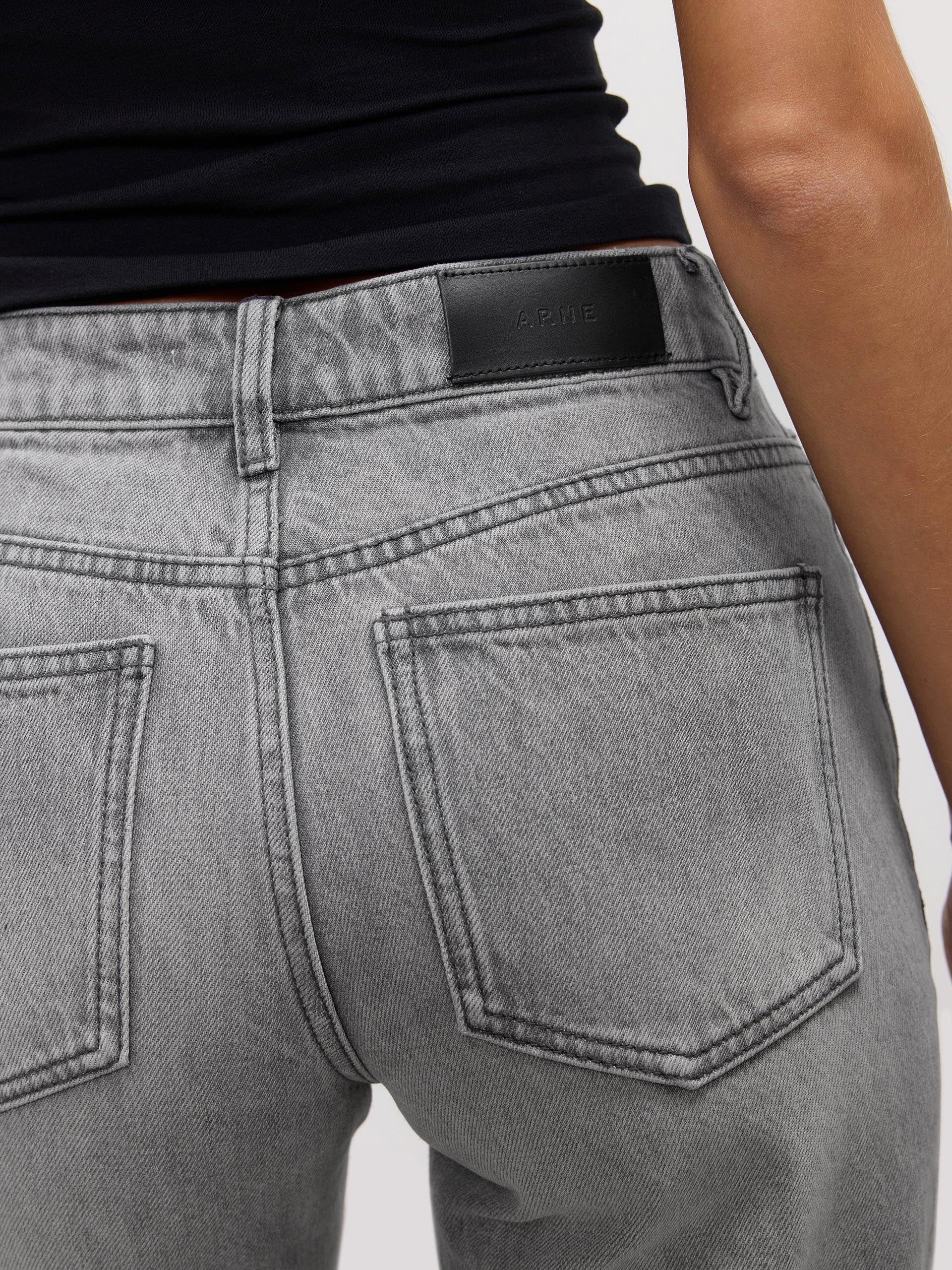 Womens Mid Rise Straight Denim Jean in Grey Wash