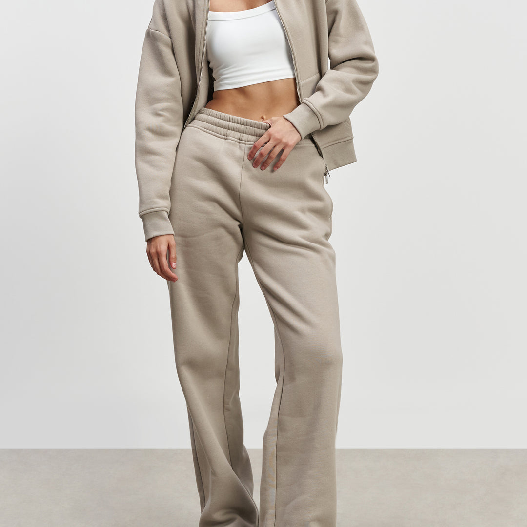 Womens Relaxed Straight Leg Jogger in Stone