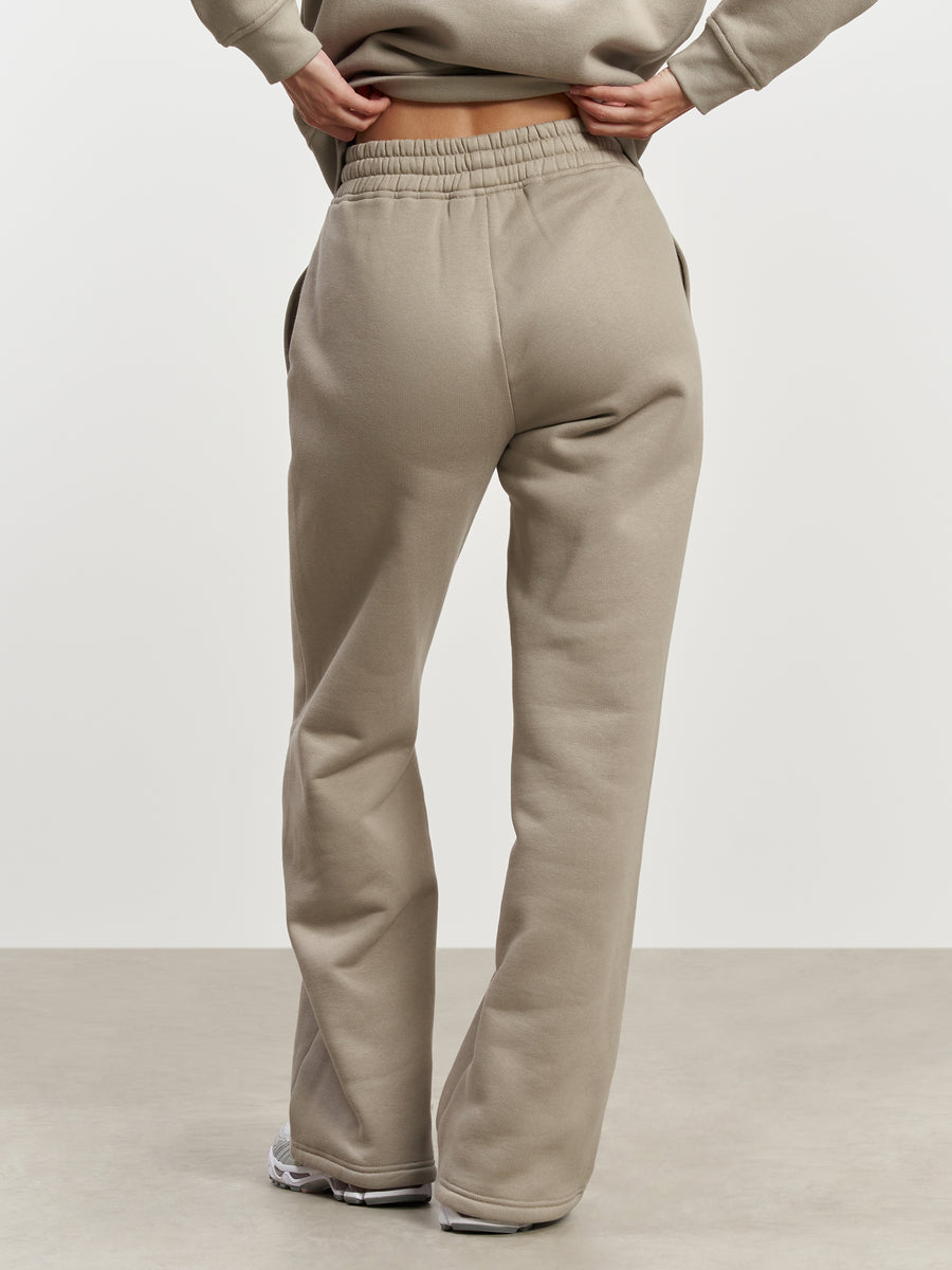 Womens Relaxed Straight Leg Jogger in Stone