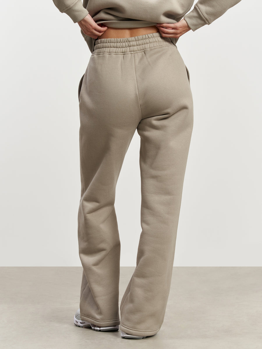 Womens Relaxed Straight Leg Jogger in Stone