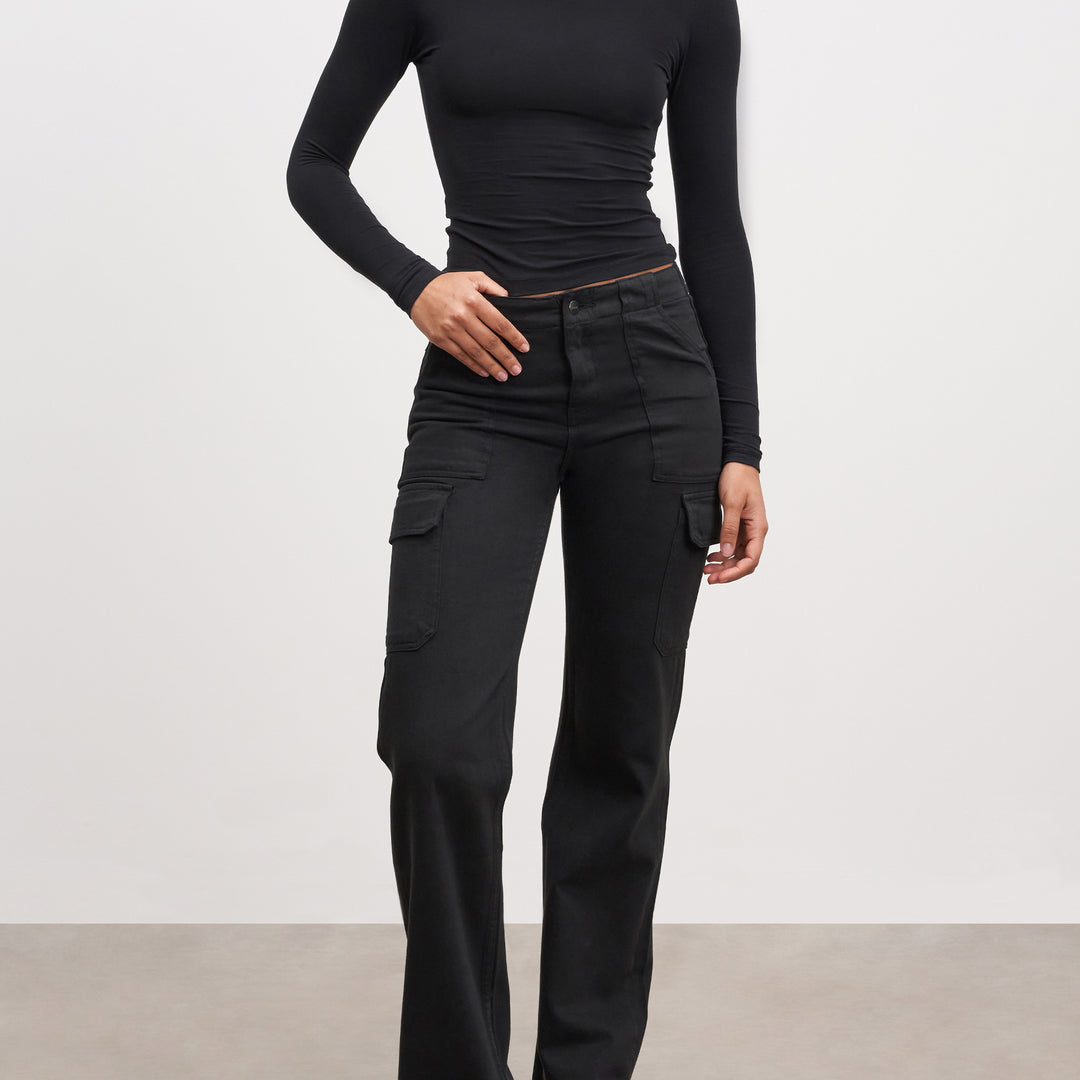 Womens Mid Rise Cargo Pant in Black