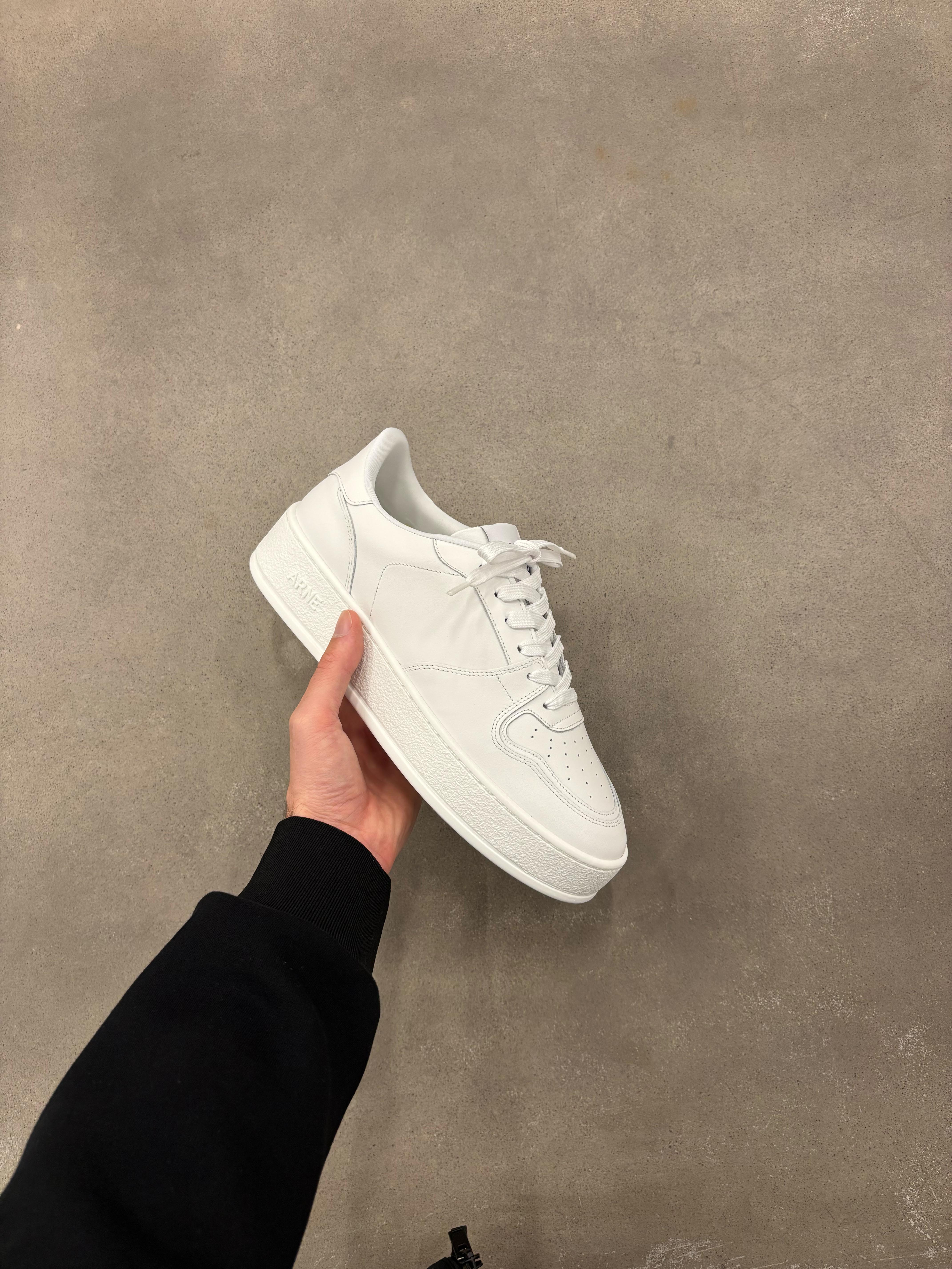 Arena Trainer in Triple White