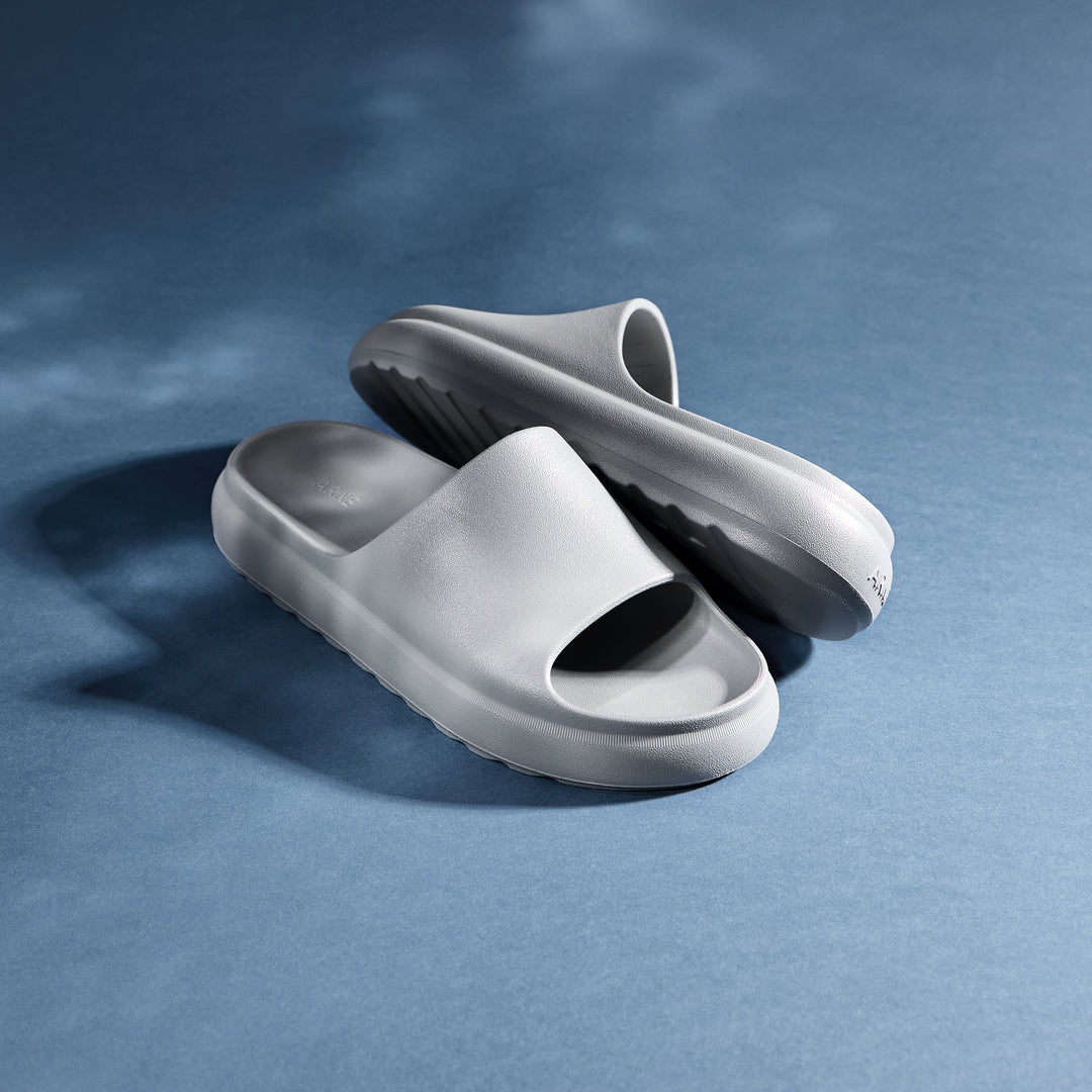 Everyday Slider in Grey